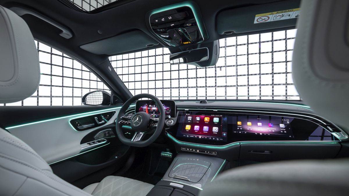 Mercedes-Benz E-klasa 2023 (13).jpg