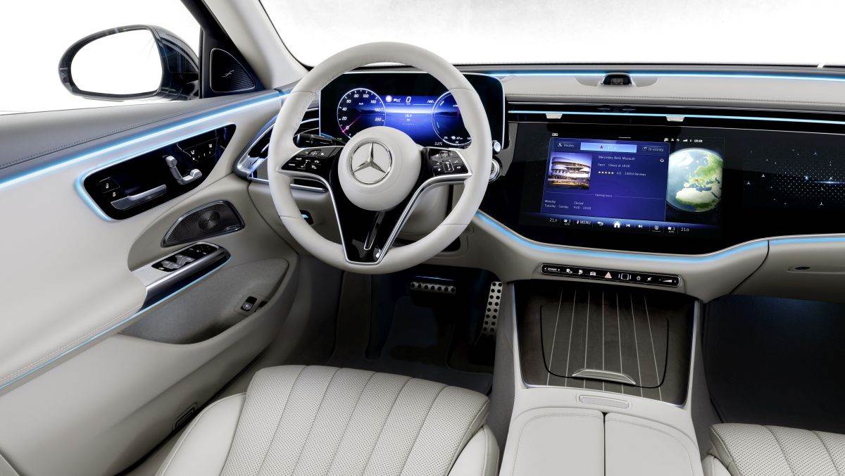 Mercedes-Benz E-klasa 2023 (5).jpg