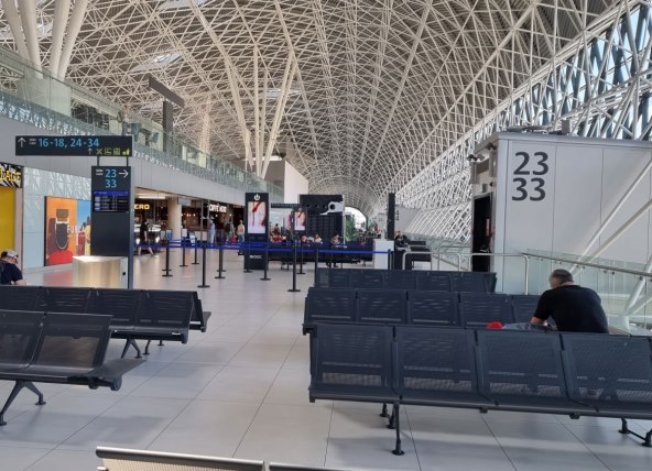 Međunarodna zračna luka Zagreb d.d. utičnice aerodrom Zagreb (16).jpg