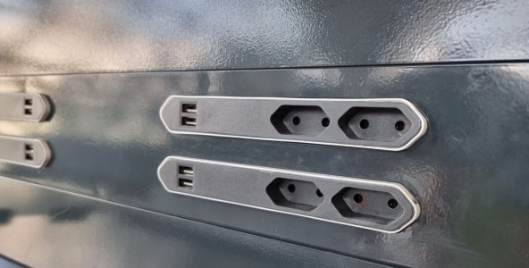 Međunarodna zračna luka Zagreb d.d. utičnice aerodrom Zagreb (2).jpg