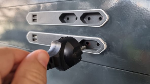 Međunarodna zračna luka Zagreb d.d. utičnice aerodrom Zagreb (3).jpg