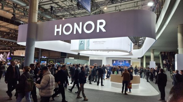 SVJETSKA PREMIJERA: Honor u Barceloni predstavio Magic5 seriju i Magic Vs