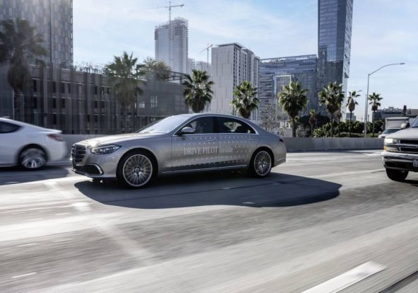 Mercedes-Benz S-klasa automatizirana voznja samostalna autonomna (10).jpg