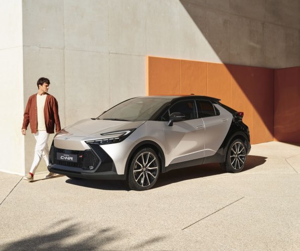 Toyota C-HR 2023 (2).jpg