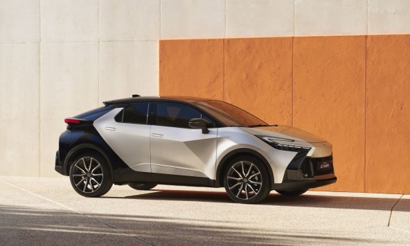 Toyota C-HR 2023 (4).jpg