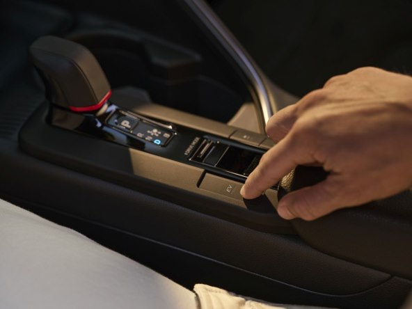 Toyota C-HR 2023 (11).jpg