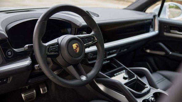 Porsche Cayenne Turbo E-Hybrid (5).jpg