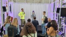 HOUSE OF ROBOTS: Robotski konobar, robotska ljepotica koja sve zna