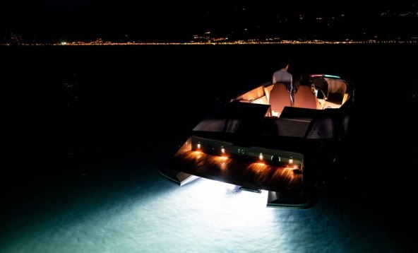 Frauscher x Porsche 850 Fantom Air (10).jpg