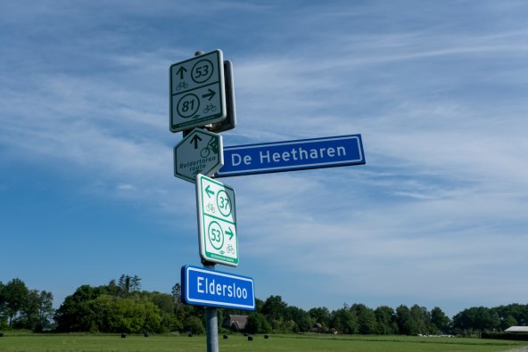 Prometni znak znakovi cesta prometnica (1).jpg