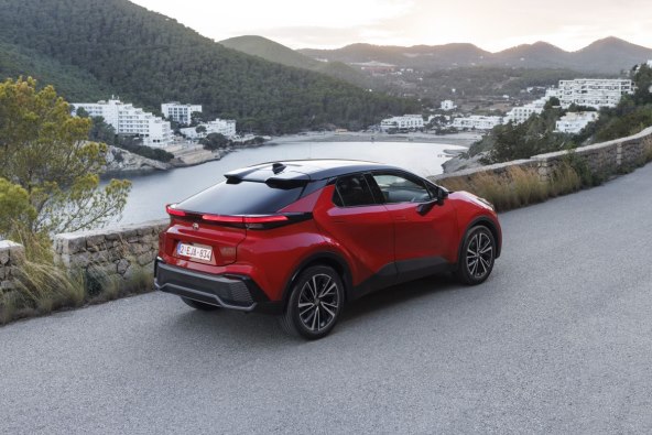 Toyota C-HR 2024 (7).jpg