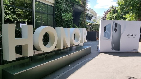 SUMMER LAUNCH EVENT U PARIZU: Honor 90 i 90 Lite