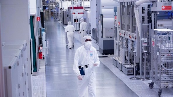 Intel tvornica čipova (3).jpg
