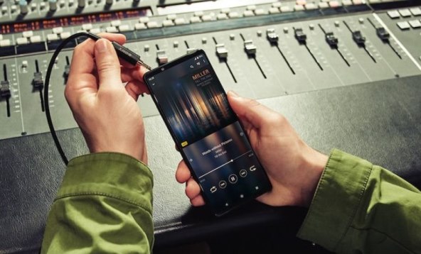 TRI NOVE XPERIJE: Sony ne odustaje od 3,5 mm ulaza za slušalice i to nam se sviđa