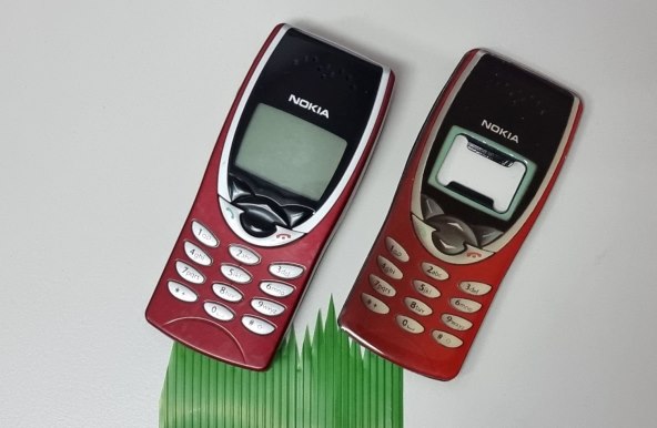 Nokia 8210 (Kenzo)