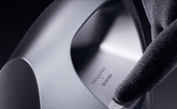 Balenciaga I Bang & Olufsen Speaker Bag (5).jpg