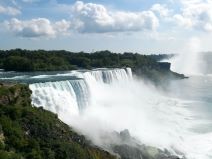 CRVEN BIJELI PLAVI! 'Čekirajte' Nijagarine slapove, ovaj vikend svijetle u bojama Hrvatske 