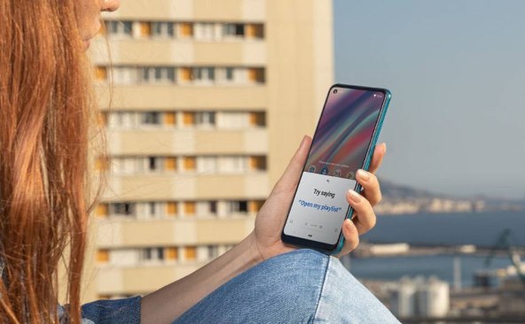 TELEFON VAS OTKRIVA Onako kako držiš telefon, takva si osoba