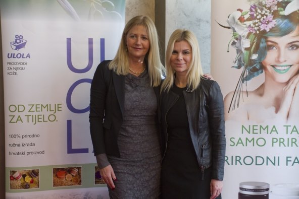 Mila Elegović i Jasna Nanut isprobale novu kremu protiv bora 