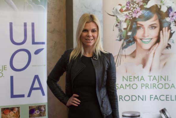 Mila Elegović i Jasna Nanut isprobale novu kremu protiv bora 