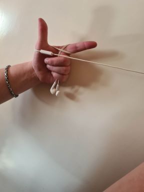 NEMA VIŠE ZAPETLJANIH KABELA Evo kako riješiti problem koji muči mnoge