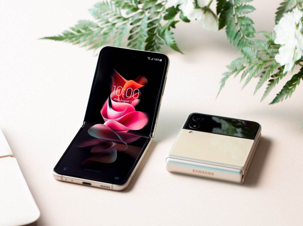 Samsung Galaxy Z Flip3 Pokemon Edition