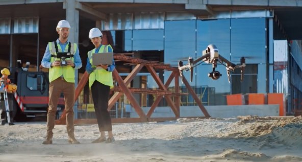 NOVA ERA AUTONOMNIH BESPILOTNIH LETJELICA Prva svjetska platforma za dronove s 5G i AI-jem