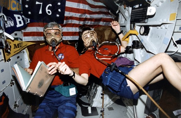 Atlantis STS-79 (2)