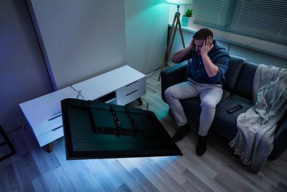 Razbijen  televizor (2).jpg