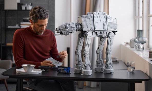 Lego Star Wars AT-AT (1).jpg