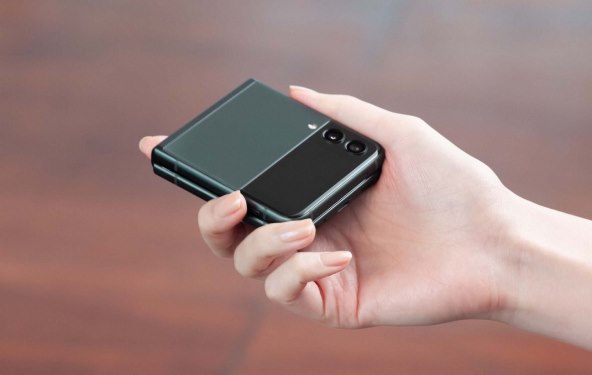 Samsung Galaxy Z Flip 5G (2).jpg