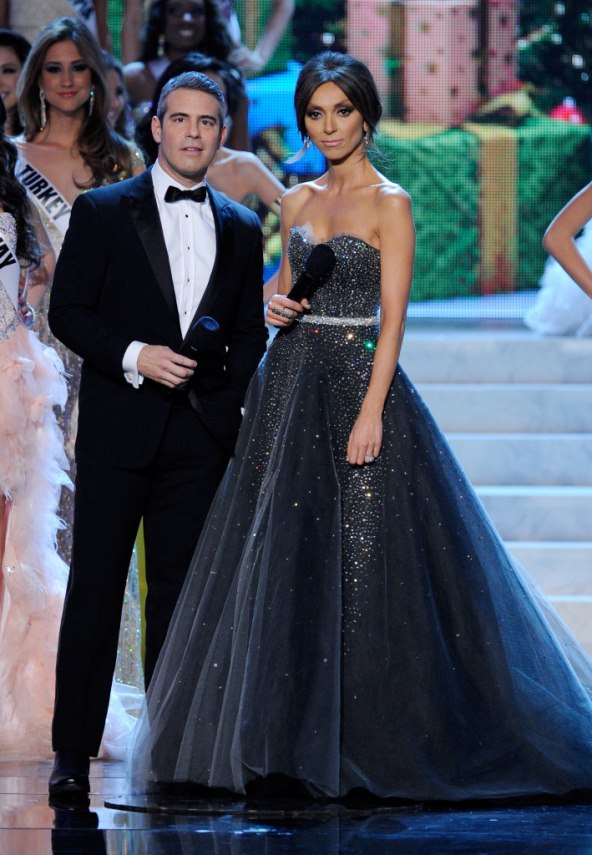 Blagdanska modna čarolija u izvedbi Giuliane Rancic