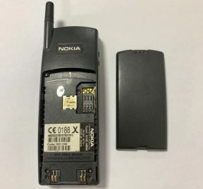 Nokia 8110 (1).jpg