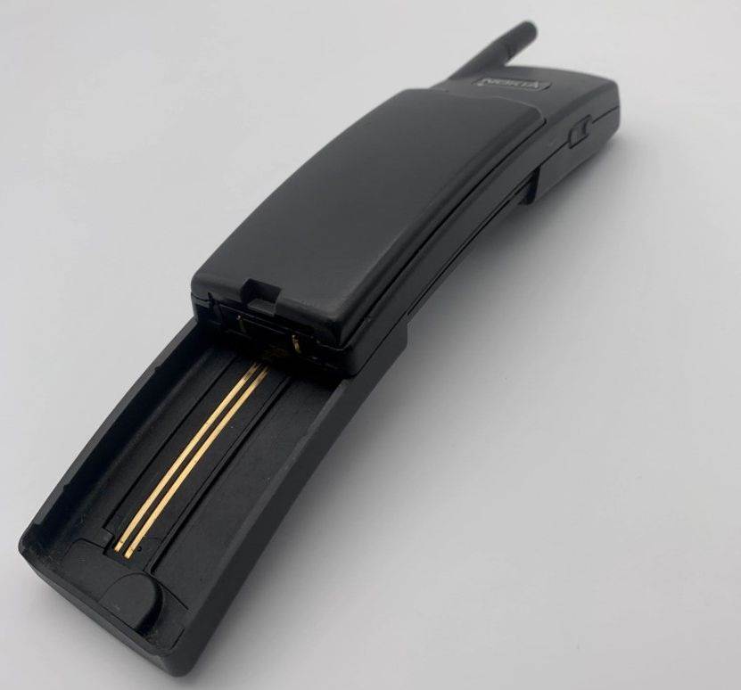 Nokia 8110 (9).jpg