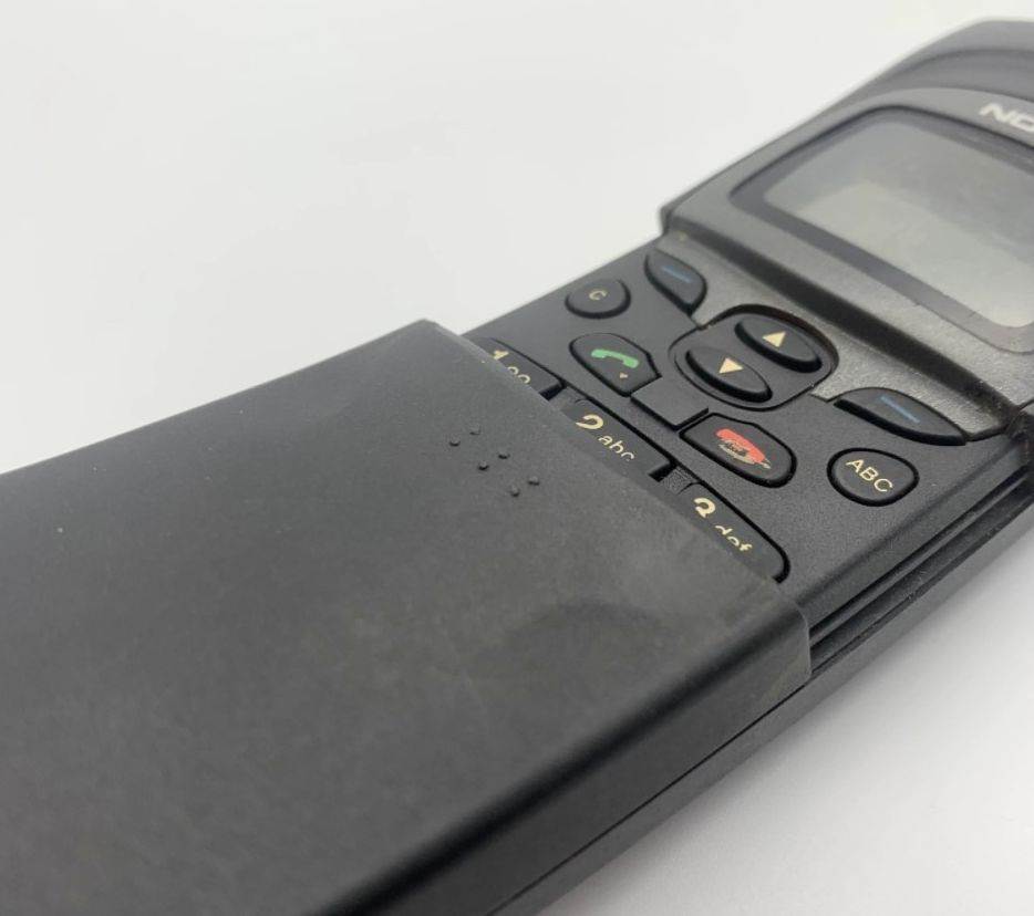 Nokia 8110 (4).jpg