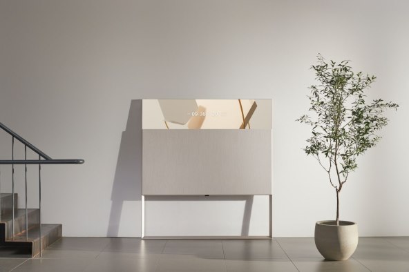 LG Objet TV 65Art90 (2).jpg