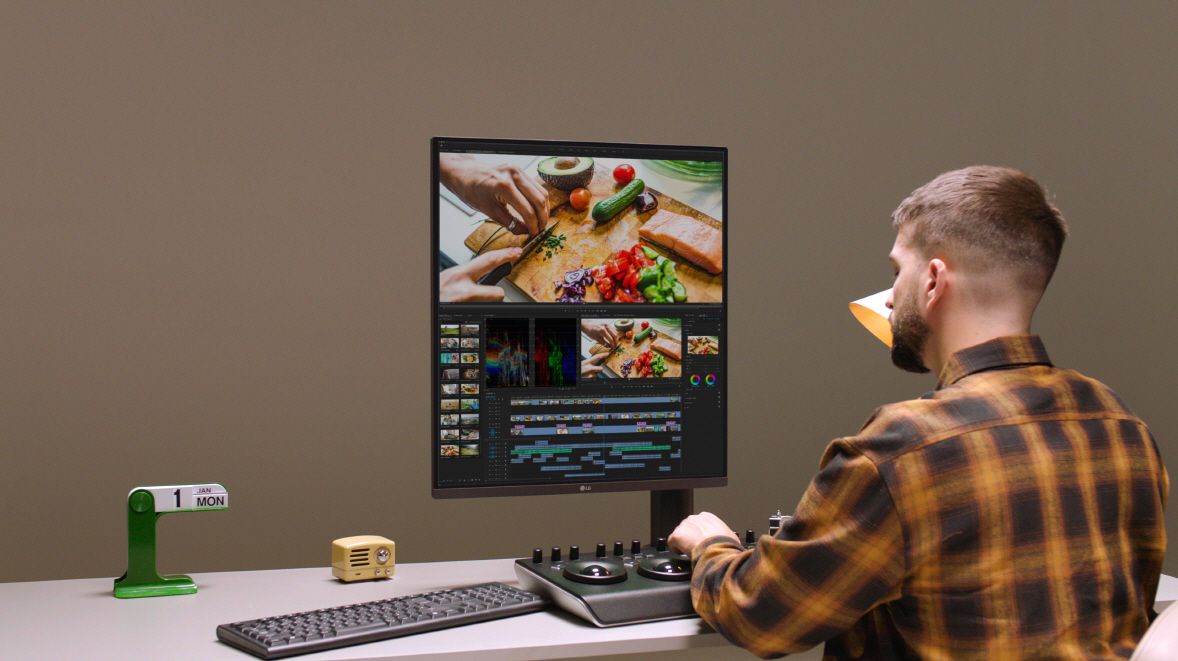LG DualUp_Lifestyle 00.jpg