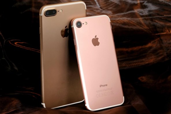 Apple iPhone 7 Plus.jpg