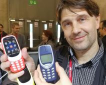Nokia 3310 i Nokia 3310 (2017) Krunoslav Ćosić.jpg