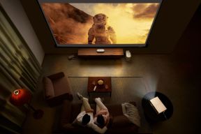LG-CineBeam_Lifestyle (3).jpg