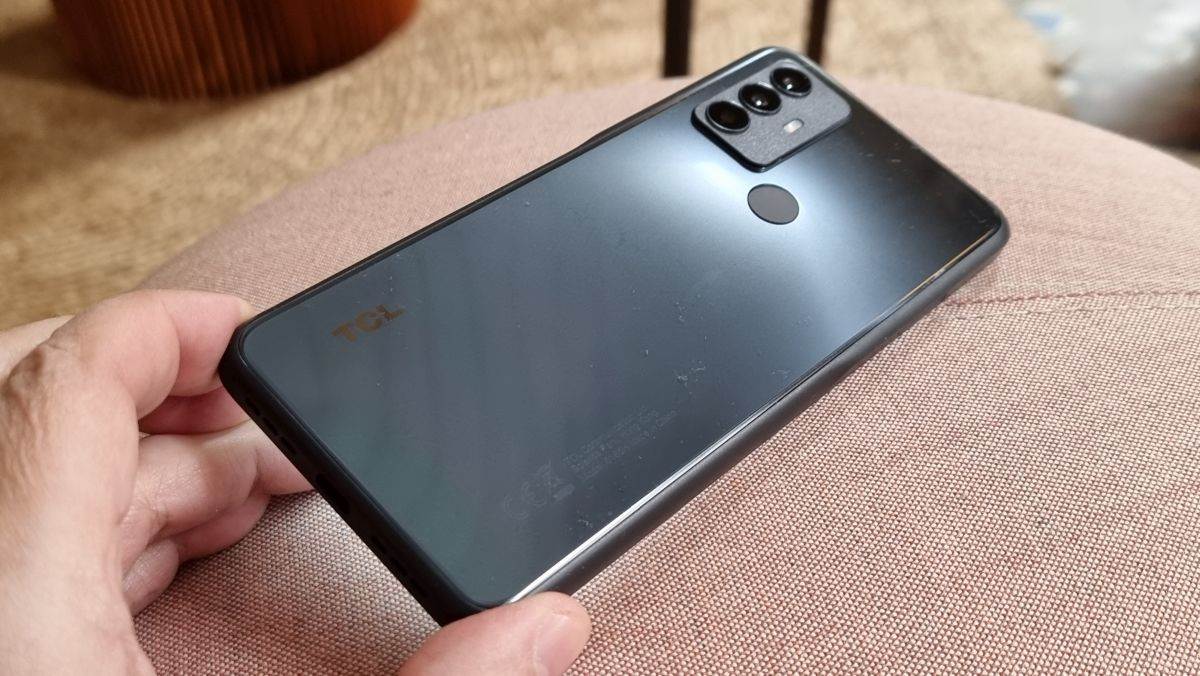 TCL 30 SE (1).jpg