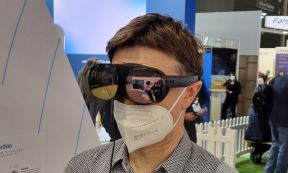 HTC VIVE Flow holoride (1).jpg