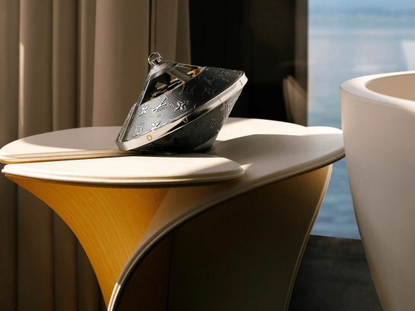 CIJENA PRAVA SITNICA Louis Vuitton Horizon Light Up Speaker