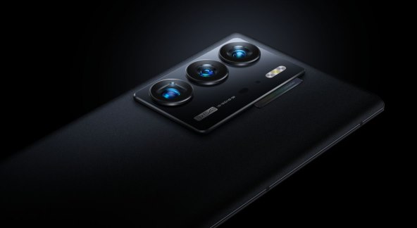 ZTE AXON 40 ULTRA: Novi model s kamerom ispod ekrana