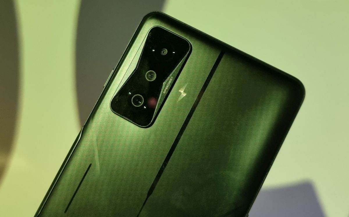 Poco F4 GT (22).jpg