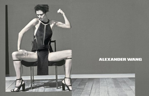 Goli model u kampanji Alexandera Wanga