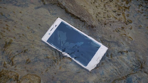 Voda telefon (3).jpg