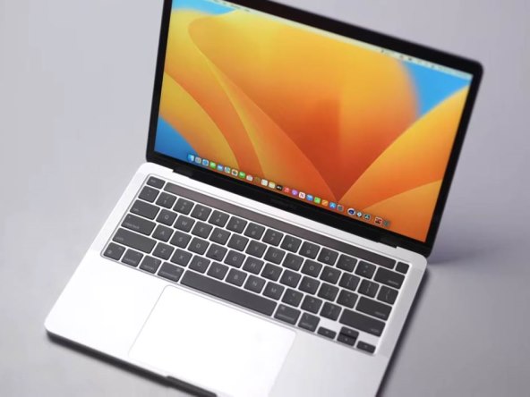 Apple MacBook Pro (7).jpg