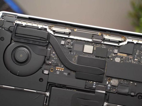 Apple MacBook Pro (1).jpg