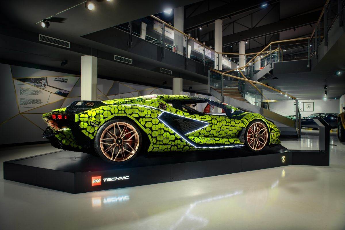 Lego Technic Lamborghini Sián FKP 37 (1).jpg